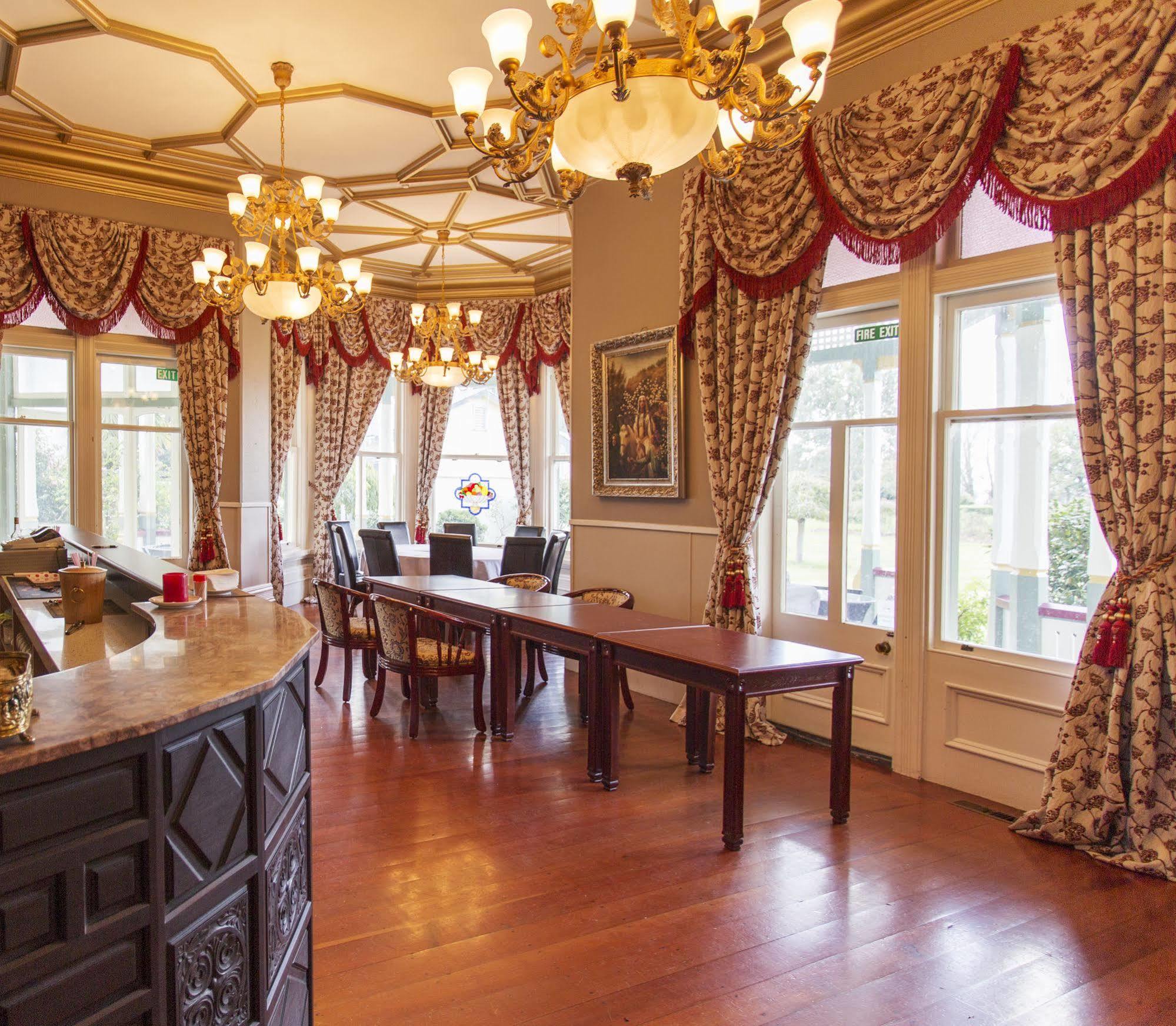 Highden Manor Estate Hotel Palmerston North Eksteriør billede